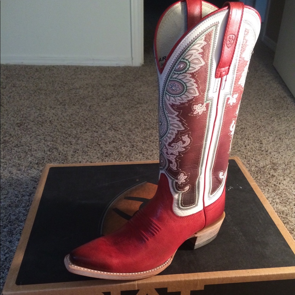 Ariat cowboy boots